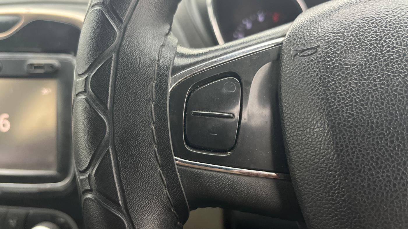 2017 Renault Captur PLATINE DIESEL , Diesel, Manual, 1,02,482 km, Adaptive Cruise Control