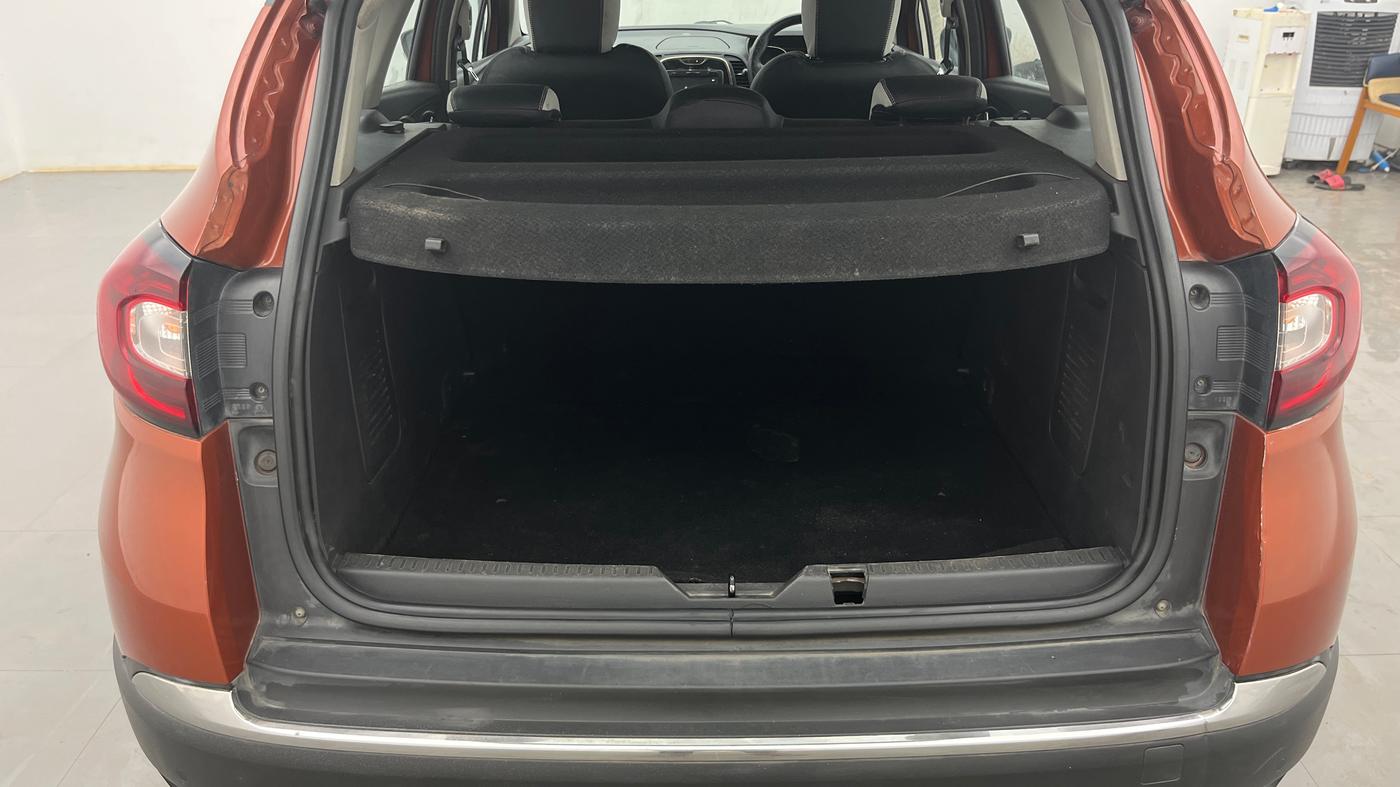 2017 Renault Captur PLATINE DIESEL , Diesel, Manual, 1,02,482 km, Boot Inside