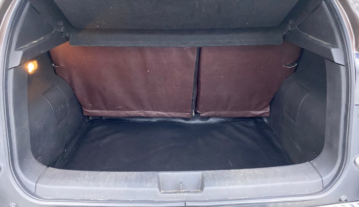 2021 Nissan MAGNITE XV  TURBO MT, Petrol, Manual, 18,953 km, Boot Inside