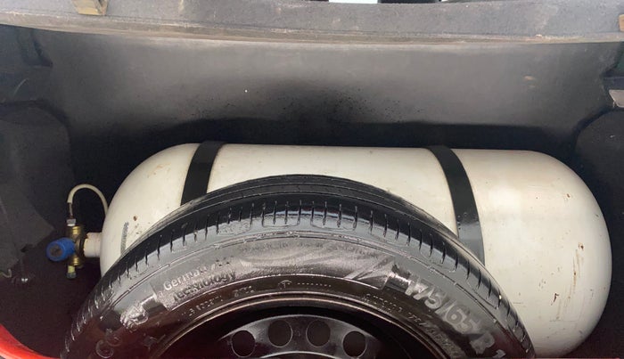 2017 Tata Tiago XZ PETROL, CNG, Manual, 65,412 km, Spare Tyre