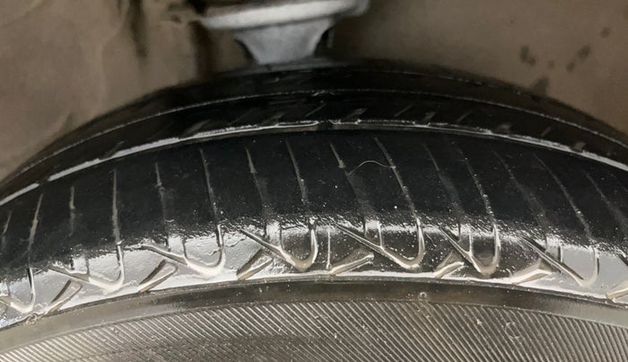 2014 Maruti Alto K10 VXI AMT, Petrol, Automatic, 84,734 km, Right Front Tyre Tread