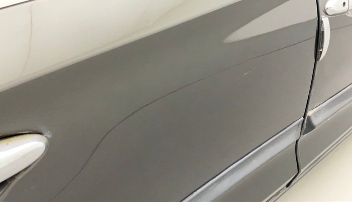 2018 Honda Amaze 1.2L I-VTEC S, CNG, Manual, 98,215 km, Right rear door - Minor scratches