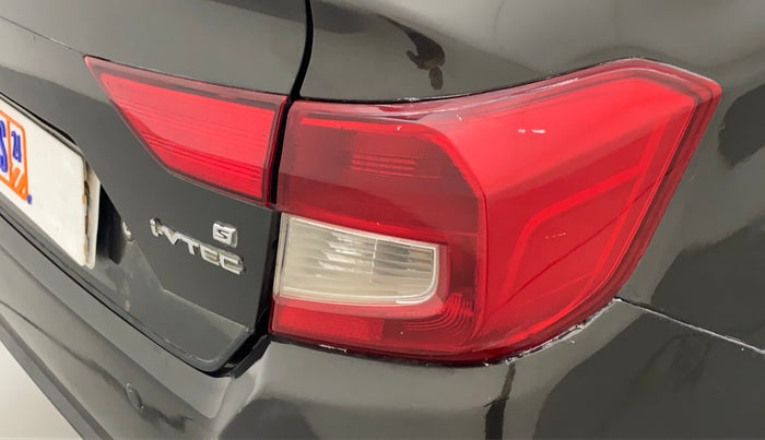 2018 Honda Amaze 1.2L I-VTEC S, CNG, Manual, 98,215 km, Right tail light - Faded
