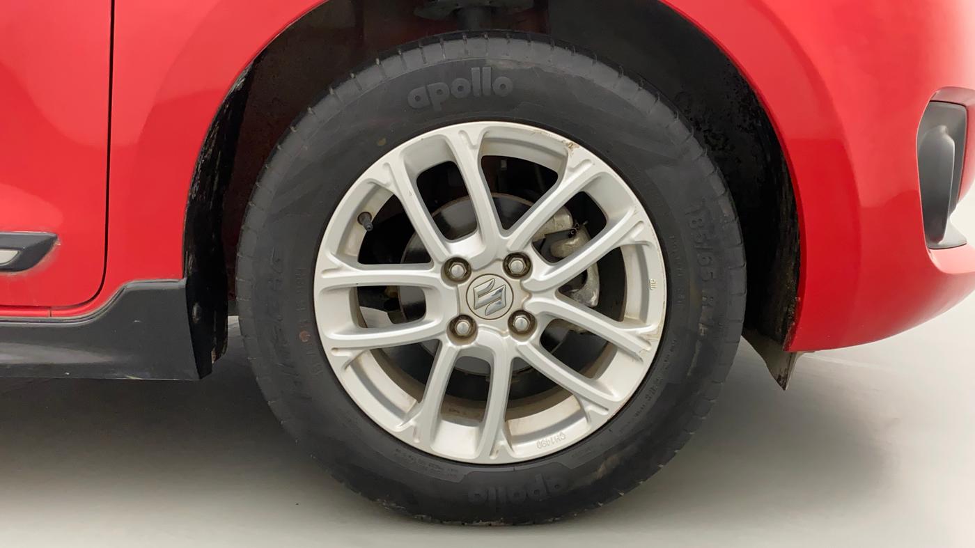 2018 Maruti Swift ZXI AMT, Petrol, Automatic, 44,996 km, Right Front Wheel