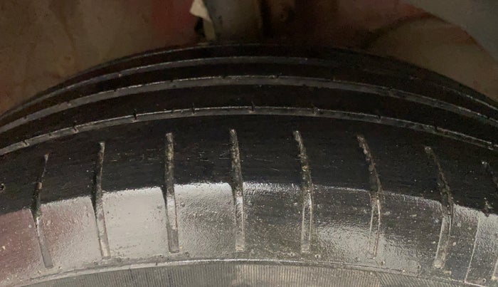 2018 Maruti Swift ZXI AMT, Petrol, Automatic, 44,996 km, Right Front Tyre Tread