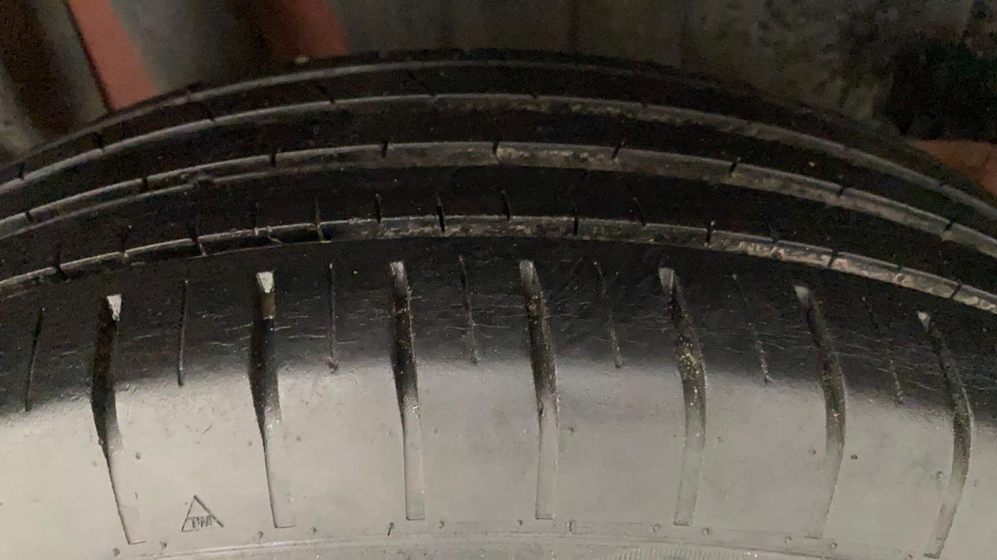 2018 Maruti Swift ZXI AMT, Petrol, Automatic, 44,996 km, Right Rear Tyre Tread