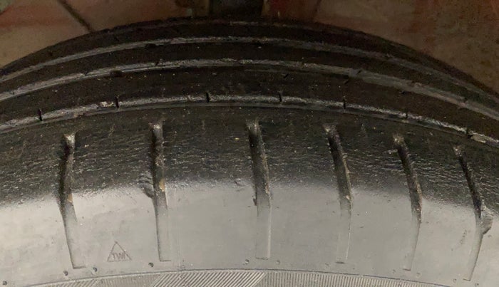 2018 Maruti Swift ZXI AMT, Petrol, Automatic, 44,996 km, Left Front Tyre Tread