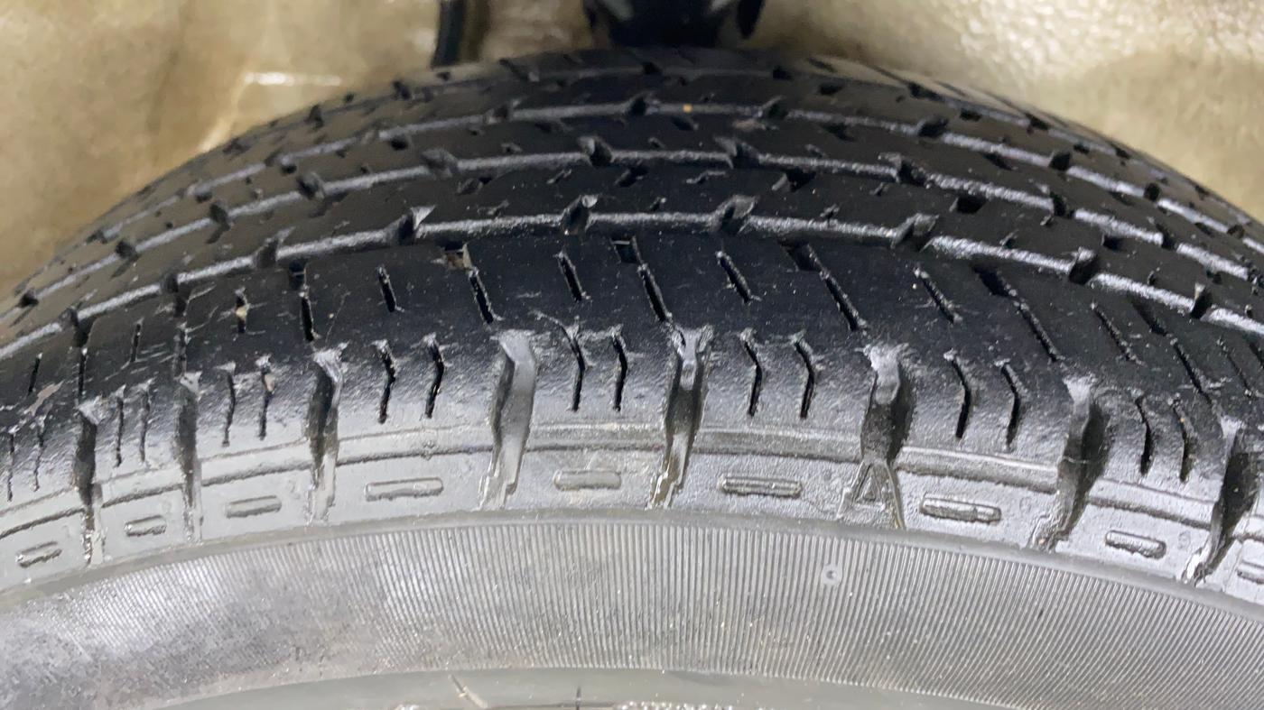2017 Maruti Alto K10 VXI (O) AMT, Petrol, Automatic, 25,558 km, Right Front Tyre Tread