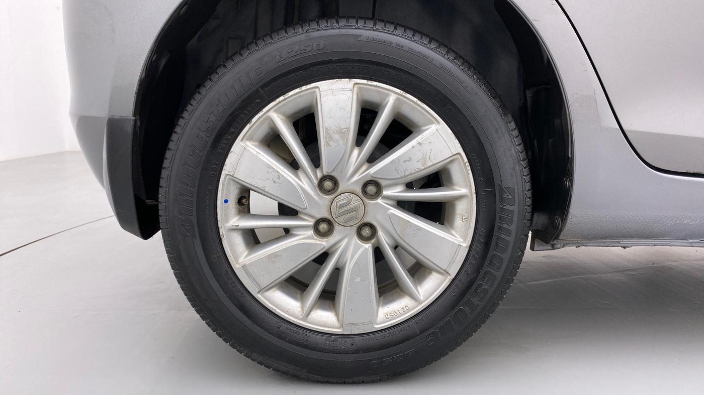 2017 Maruti Swift ZXI, Petrol, Manual, 71,050 km, Right Rear Wheel