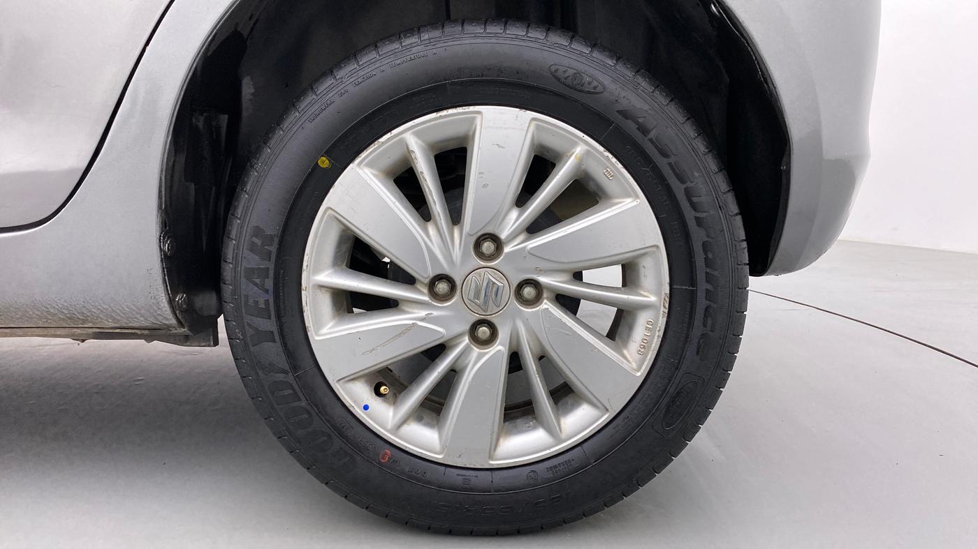 2017 Maruti Swift ZXI, Petrol, Manual, 71,050 km, Left Rear Wheel