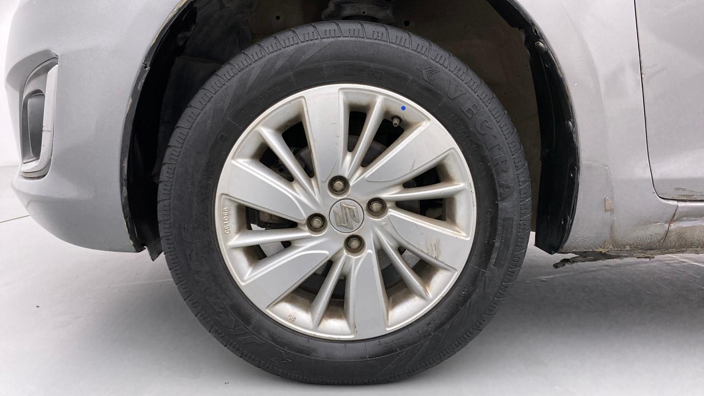 2017 Maruti Swift ZXI, Petrol, Manual, 71,050 km, Left Front Wheel