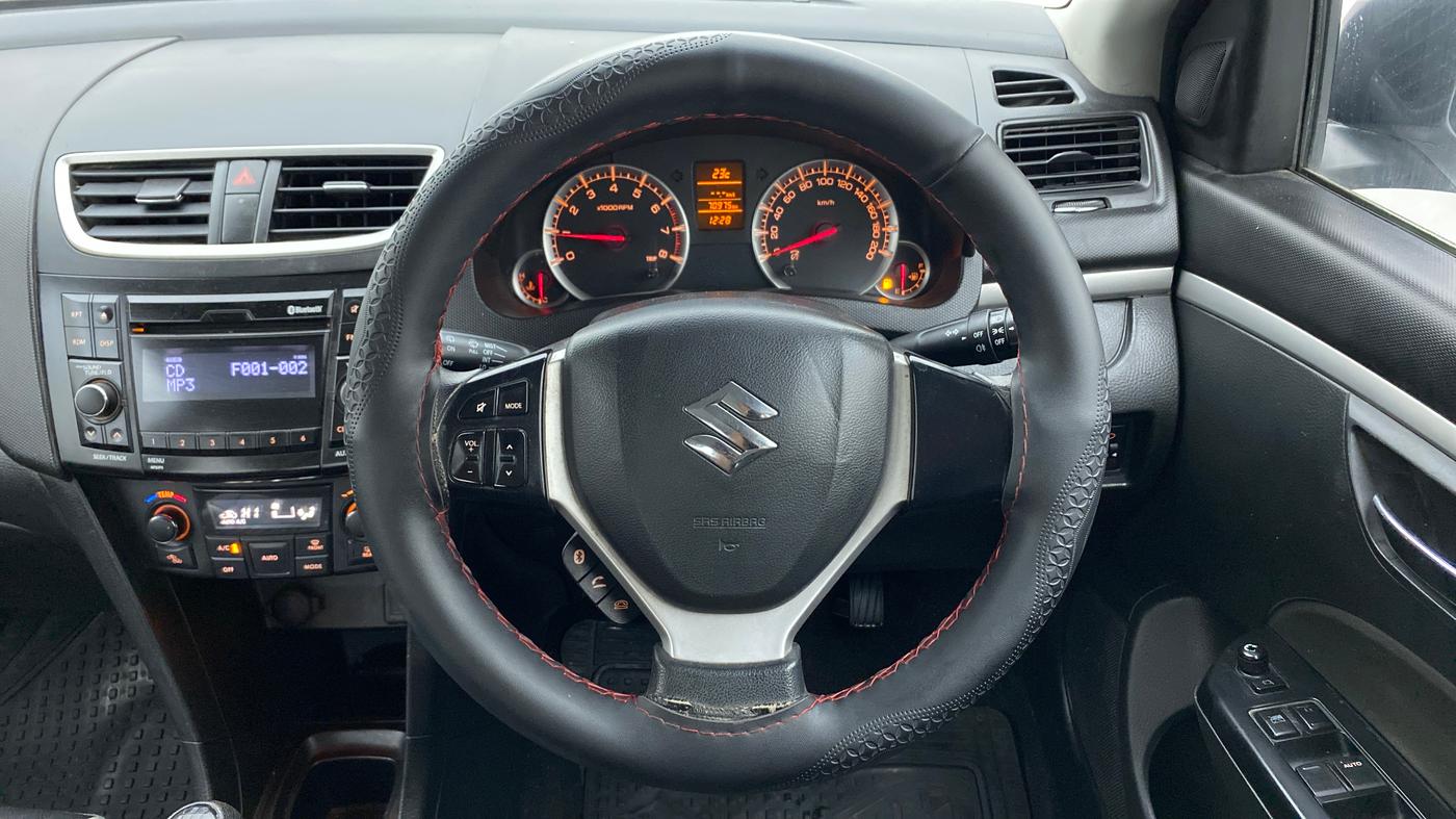 2017 Maruti Swift ZXI, Petrol, Manual, 71,050 km, Steering Wheel Close Up