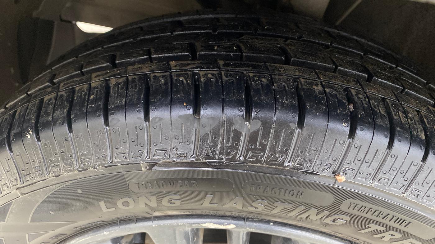 2021 Maruti XL6 ALPHA MT, Petrol, Manual, 38,375 km, Left Front Tyre Tread