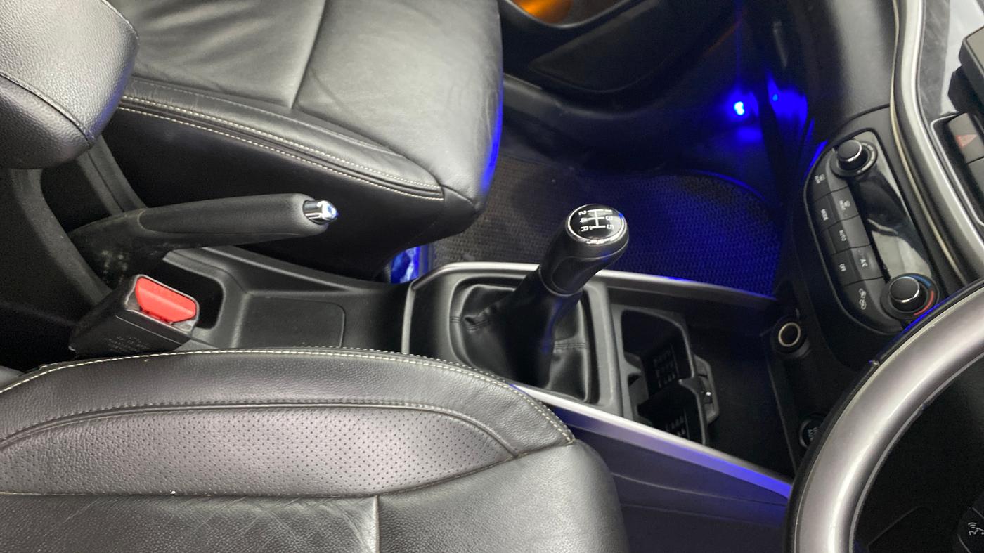 2021 Maruti XL6 ALPHA MT, Petrol, Manual, 38,375 km, Gear Lever