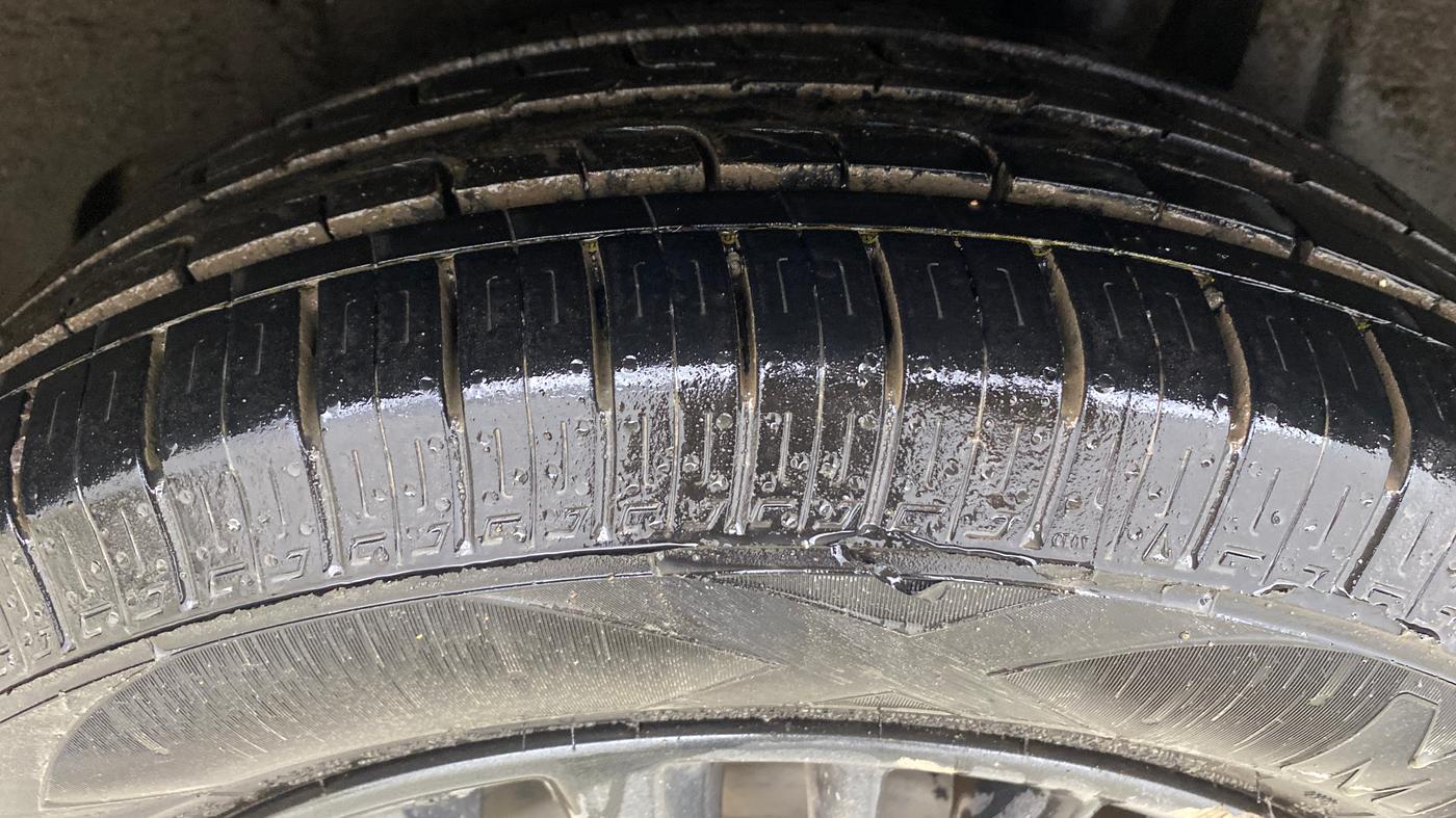 2021 Maruti XL6 ALPHA MT, Petrol, Manual, 38,375 km, Left Rear Tyre Tread