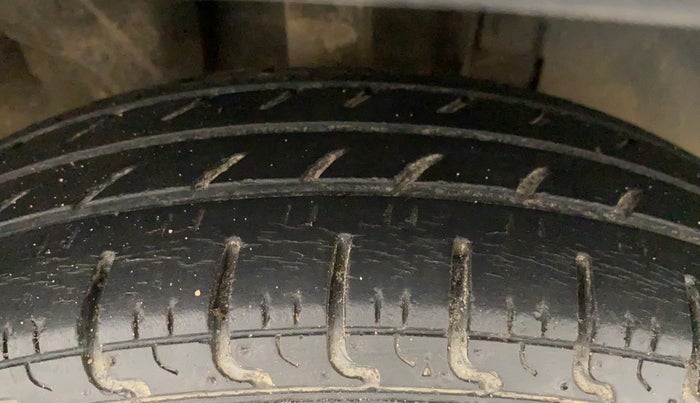 2017 Renault Kwid RXT 1.0, Petrol, Manual, 36,529 km, Right Front Tyre Tread