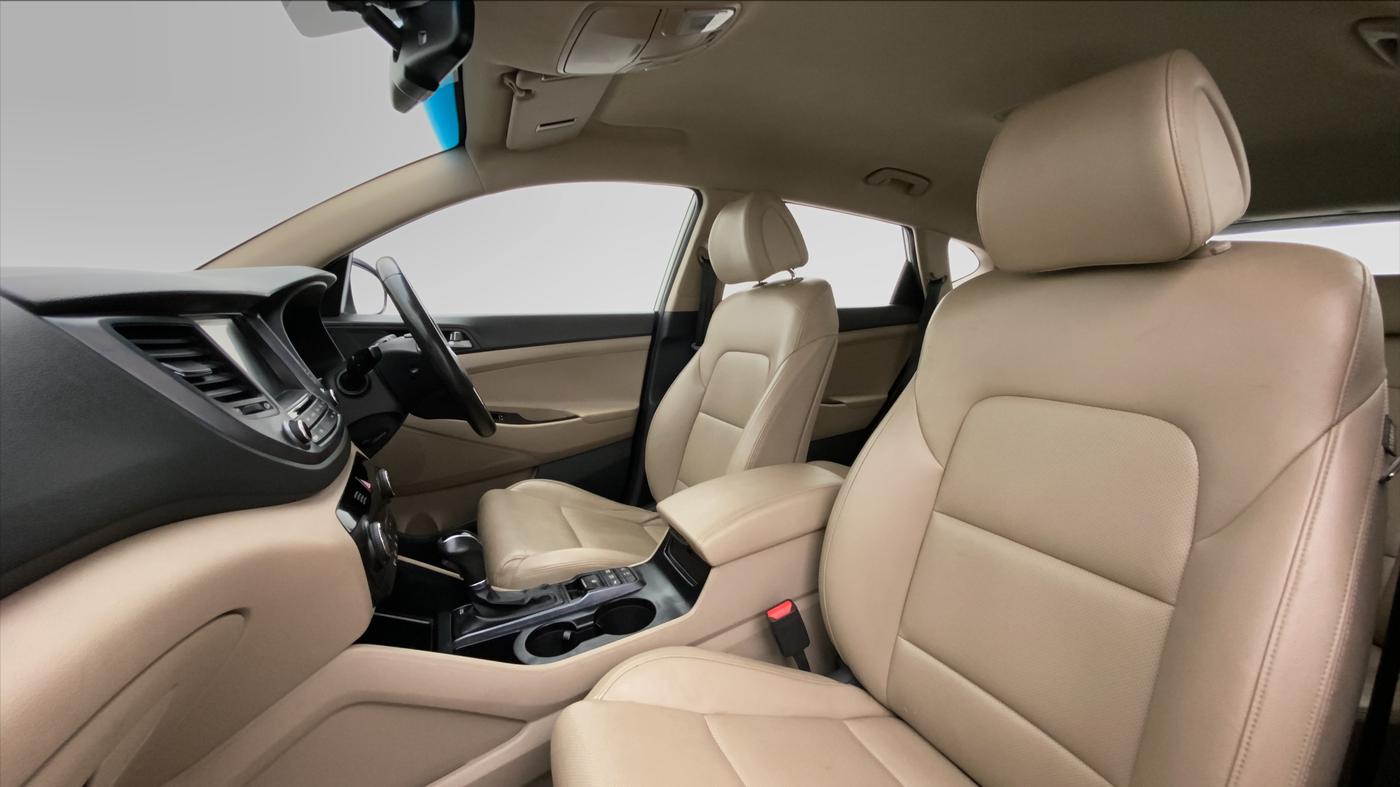 2017 Hyundai Tucson 4WD AT GLS DIESEL, Diesel, Automatic, 72,884 km, Right Side Front Door Cabin