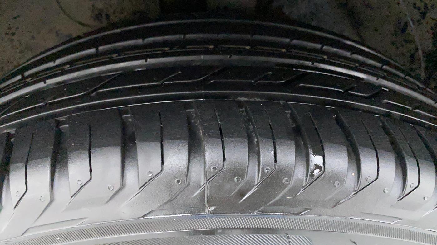 2017 Hyundai Tucson 4WD AT GLS DIESEL, Diesel, Automatic, 72,884 km, Left Front Tyre Tread