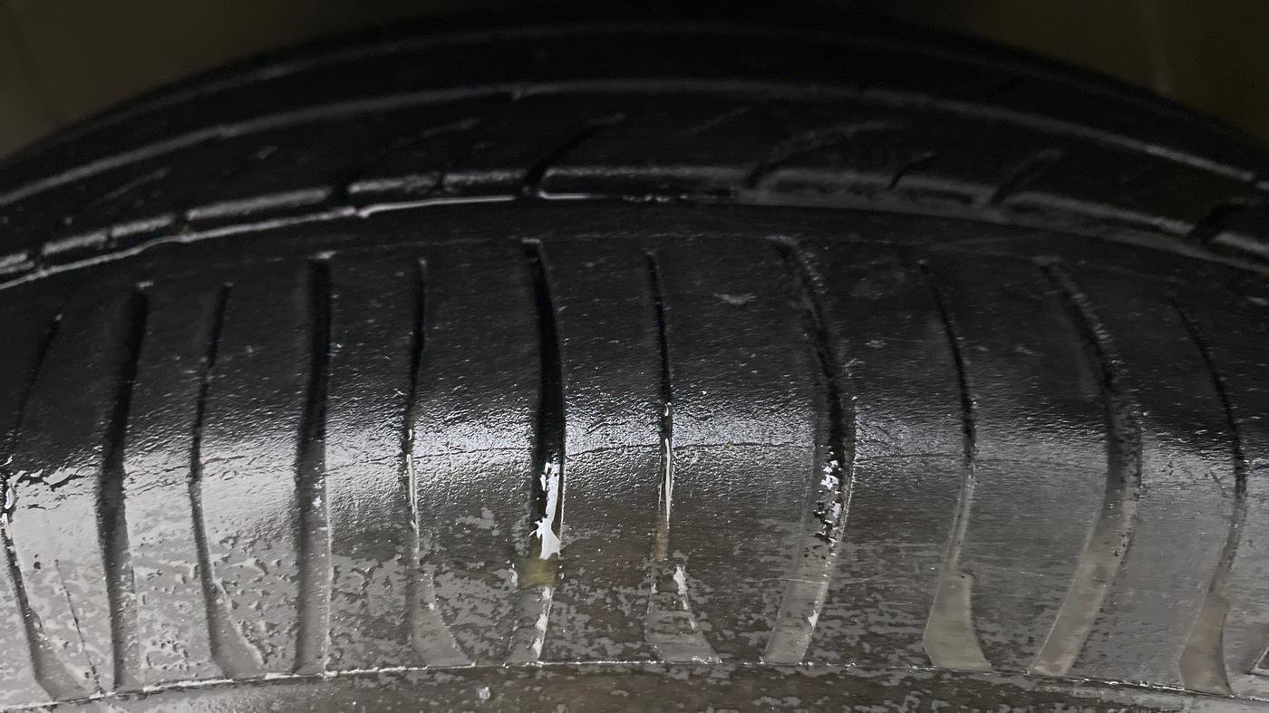 2018 Maruti Celerio VXI CNG, CNG, Manual, 51,126 km, Left Front Tyre Tread