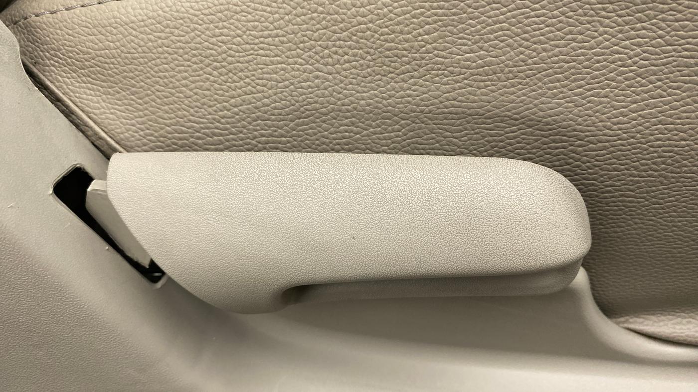 2018 Maruti Celerio VXI CNG, CNG, Manual, 51,126 km, Driver Side Adjustment Panel