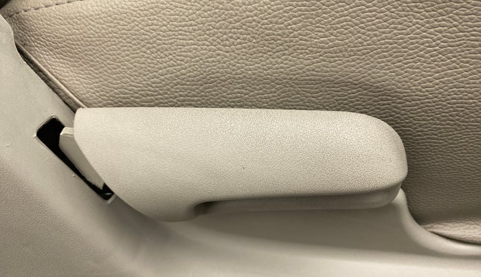 2018 Maruti Celerio VXI CNG, CNG, Manual, 51,126 km, Driver Side Adjustment Panel