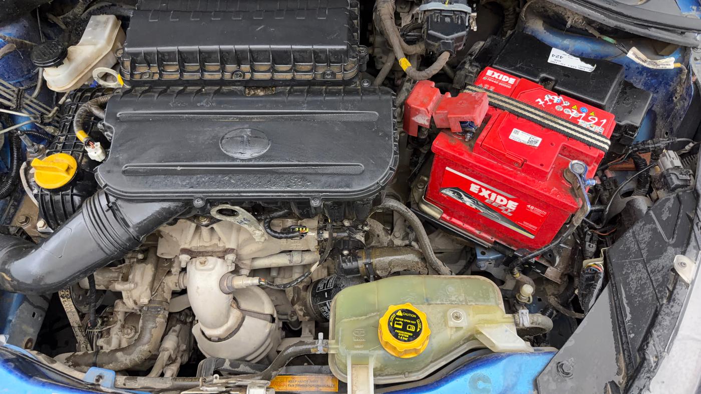 2024 Tata Tiago  XZA Plus CNG, CNG, Automatic, 33,815 km, Engine View - Left