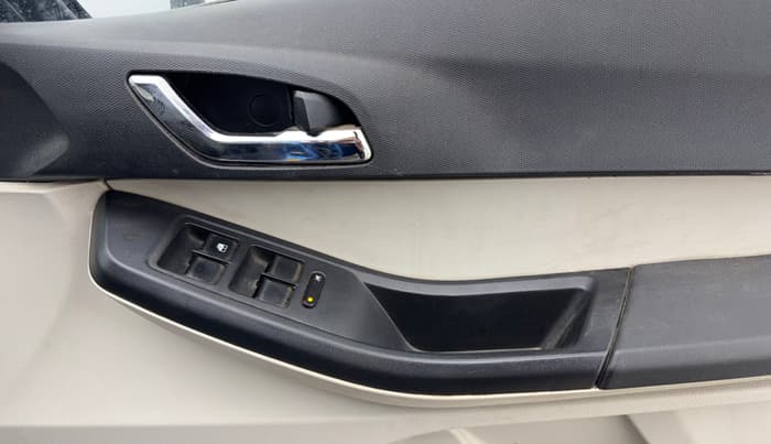 2024 Tata Tiago  XZA Plus CNG, CNG, Automatic, 33,815 km, Driver Side Door Panels Control