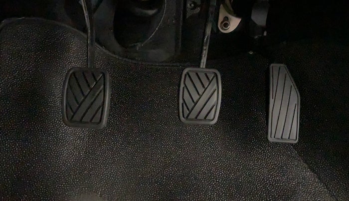 2022 Maruti New Wagon-R LXI 1.0, Petrol, Manual, 18,858 km, Pedals