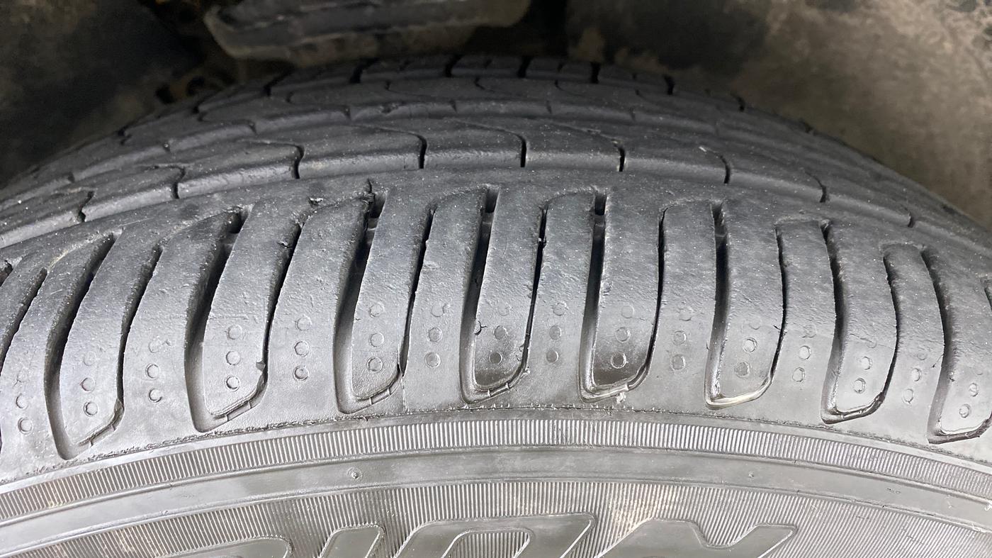 2018 Volkswagen TIGUAN HIGHLINE A/T, Diesel, Automatic, 88,907 km, Right Front Tyre Tread