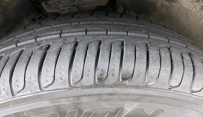2018 Volkswagen TIGUAN HIGHLINE A/T, Diesel, Automatic, 88,907 km, Right Front Tyre Tread