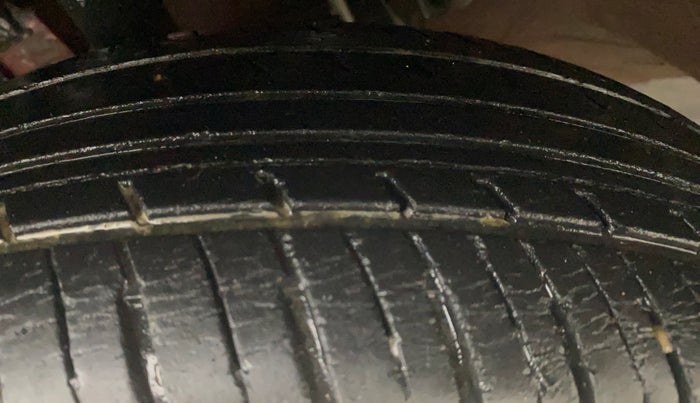 2015 Renault Kwid RXT 0.8, Petrol, Manual, 37,702 km, Left Front Tyre Tread