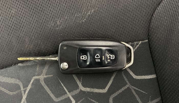 2016 Tata Tiago XT PETROL, Petrol, Manual, 89,738 km, Key Close Up