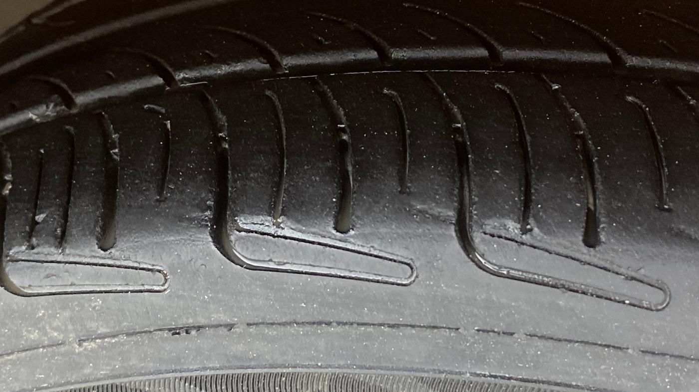 2016 Tata Tiago XT PETROL, Petrol, Manual, 89,738 km, Right Front Tyre Tread