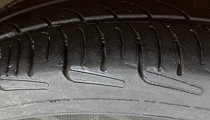 2016 Tata Tiago XT PETROL, Petrol, Manual, 89,738 km, Right Front Tyre Tread