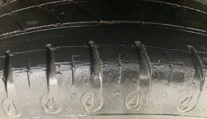 2020 Renault Kwid RXL, Petrol, Manual, 50,927 km, Left Rear Tyre Tread