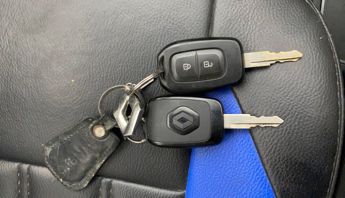 2021 Renault Kwid RXT 1.0 AMT (O), Petrol, Automatic, 43,858 km, Key Close Up