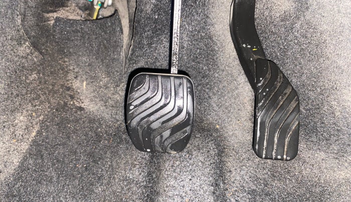 2021 Renault Kwid RXT 1.0 AMT (O), Petrol, Automatic, 43,858 km, Pedals