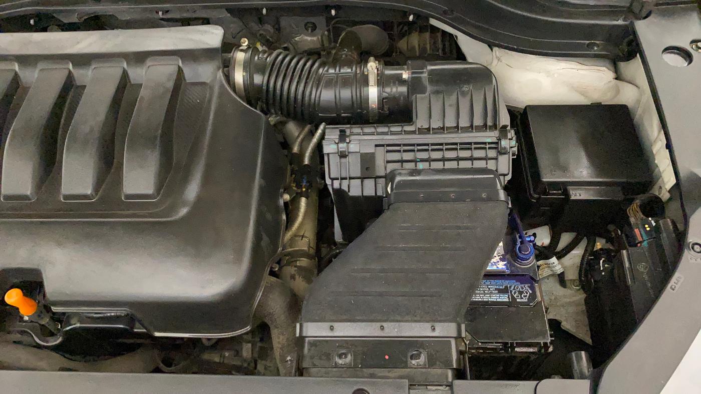 2021 Mahindra XUV700 AX 7 P AT 7 STR, Petrol, Automatic, 60,128 km, Engine View - Left