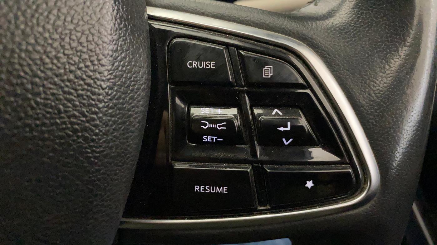 2021 Mahindra XUV700 AX 7 P AT 7 STR, Petrol, Automatic, 60,128 km, Adaptive Cruise Control