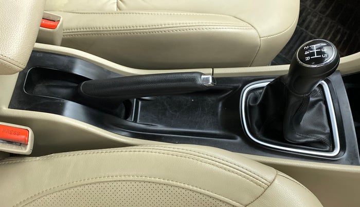 2020 Maruti Ciaz ALPHA 1.5 MT VTVT SHVS, Petrol, Manual, 86,290 km, Gear Lever
