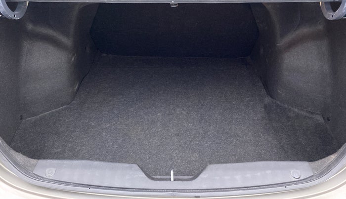 2020 Maruti Ciaz ALPHA 1.5 MT VTVT SHVS, Petrol, Manual, 86,290 km, Boot Inside