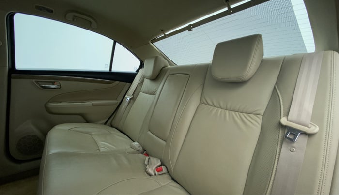 2020 Maruti Ciaz ALPHA 1.5 MT VTVT SHVS, Petrol, Manual, 86,290 km, Right Side Rear Door Cabin