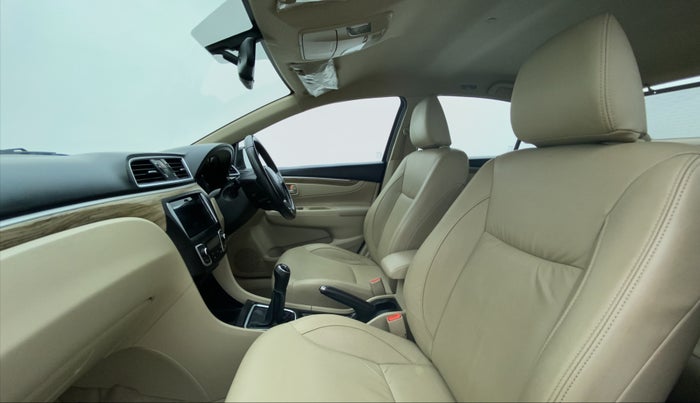 2020 Maruti Ciaz ALPHA 1.5 MT VTVT SHVS, Petrol, Manual, 86,290 km, Right Side Front Door Cabin