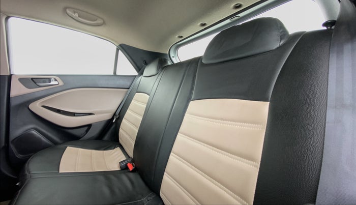 2018 Hyundai Elite i20 Magna Executive 1.2, Petrol, Manual, 20,041 km, Right Side Rear Door Cabin