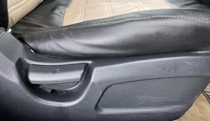 2018 Hyundai Elite i20 Magna Executive 1.2, Petrol, Manual, 20,041 km, Driver Side Adjustment Panel
