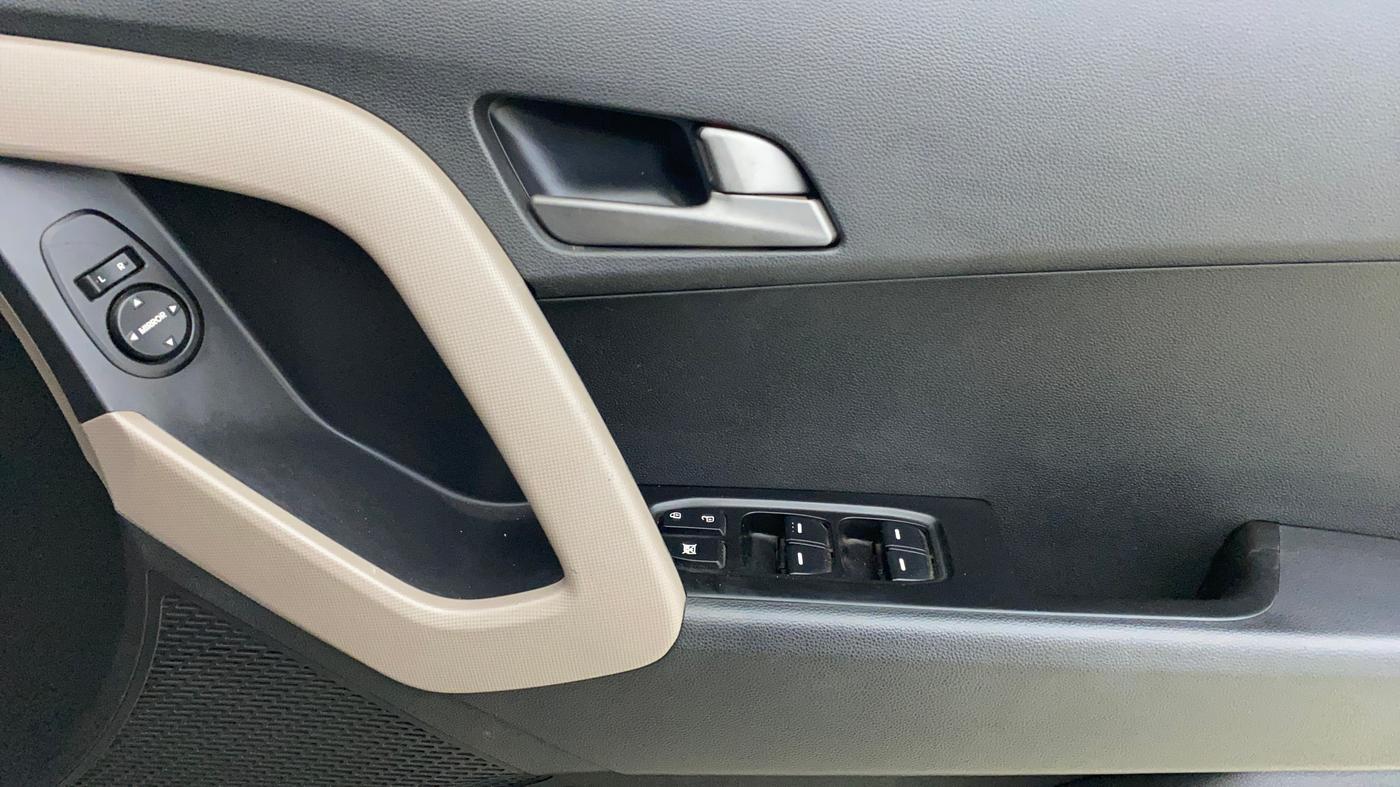 2015 Hyundai Creta S 1.6 PETROL, Petrol, Manual, 90,066 km, Driver Side Door Panels Control