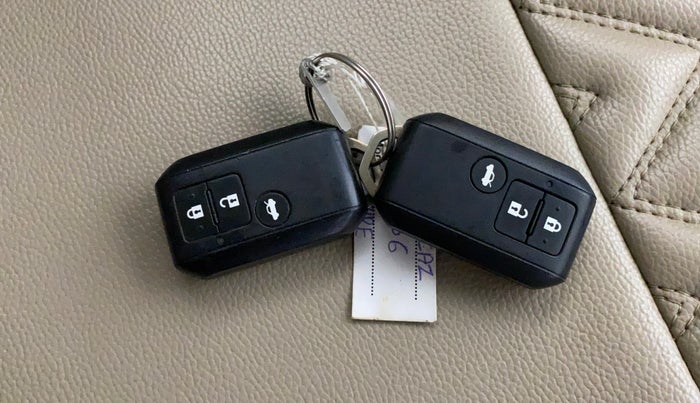2022 Maruti Dzire ZXI CNG, CNG, Manual, 67,647 km, Key Close Up