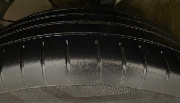 2022 Maruti Dzire ZXI CNG, CNG, Manual, 67,647 km, Left Front Tyre Tread