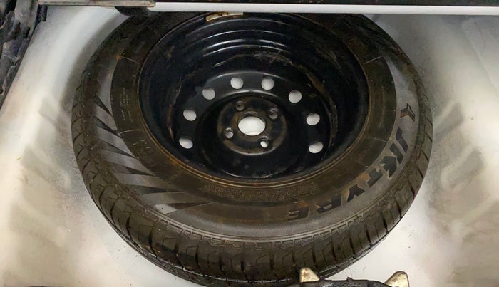 2022 Maruti Dzire ZXI CNG, CNG, Manual, 67,647 km, Spare Tyre