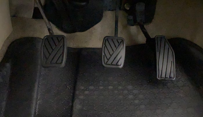 2022 Maruti Dzire ZXI CNG, CNG, Manual, 67,647 km, Pedals
